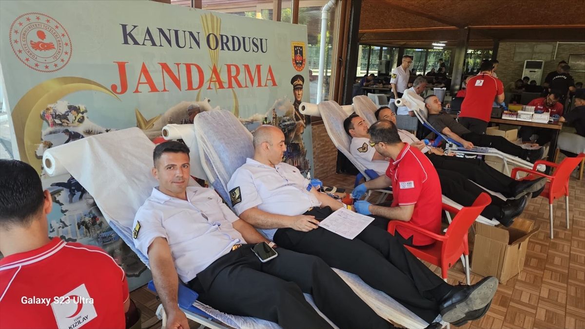 Jandarmadan kan bağışı etkinliği