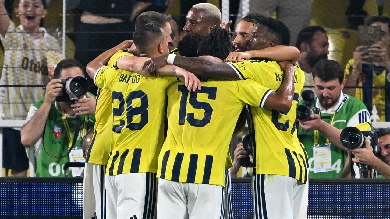 Fenerbahçe'de yine kriz çıkardı: Yönetime rest çekti
