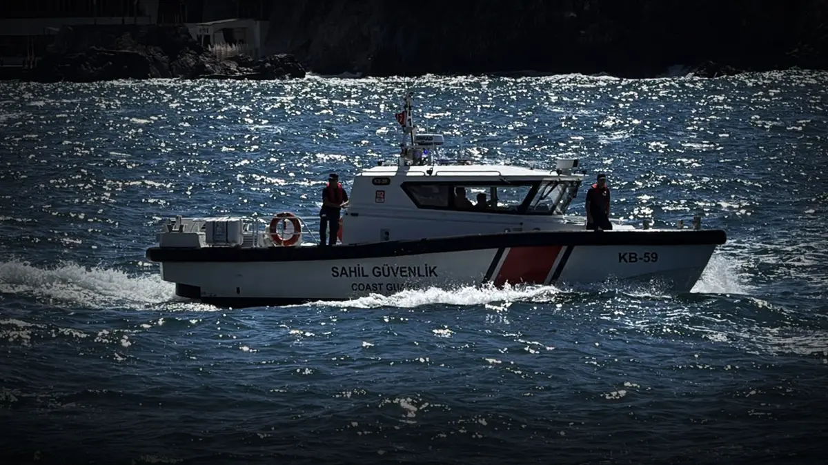 Yasağa rağmen denize girmişti: Kaybolan genç için arama çalışmaları sürüyor