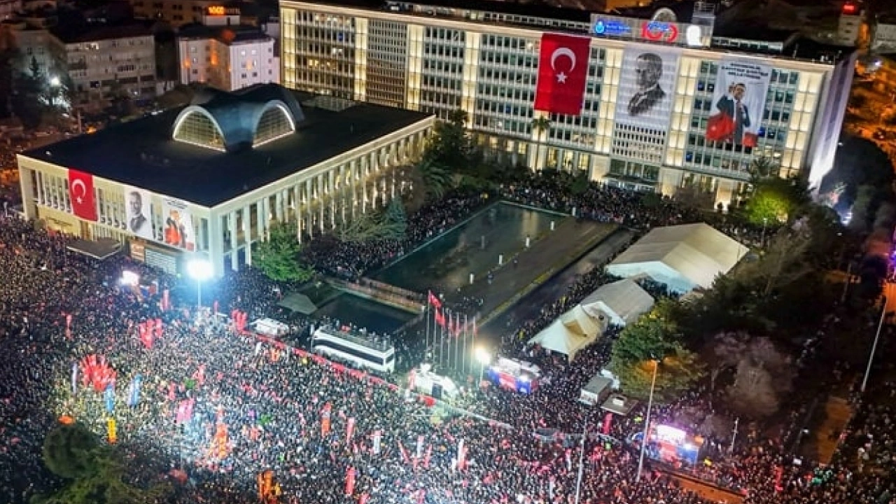 Yargıdan kesin karar: İBB operasyonu sonrası 4 günlük Saraçhane yasakları hukuka aykırı bulundu