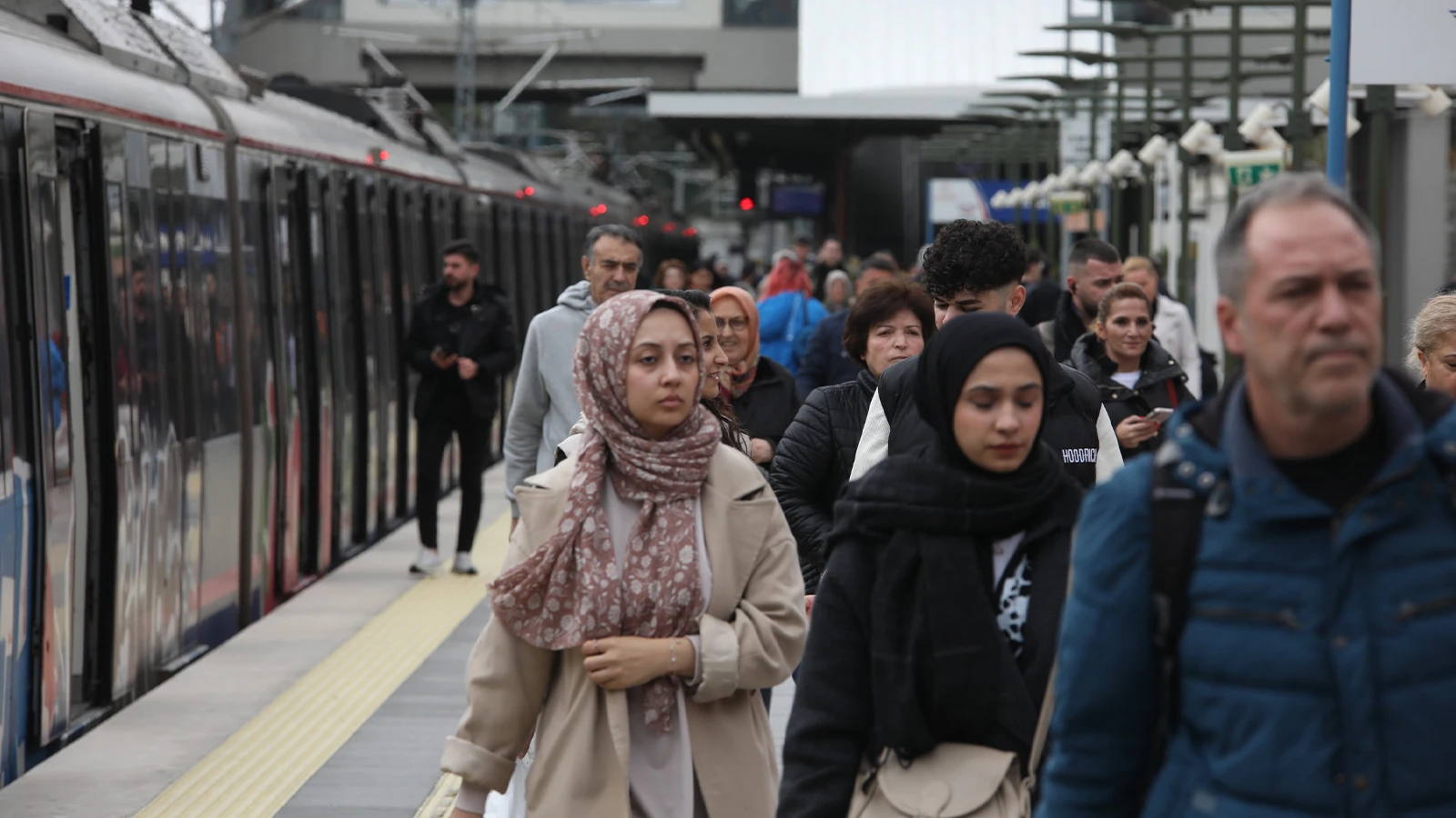 15 Temmuz'da bakanlığa bağlı kent içi raylı sistemlerde ücretsiz ulaşım