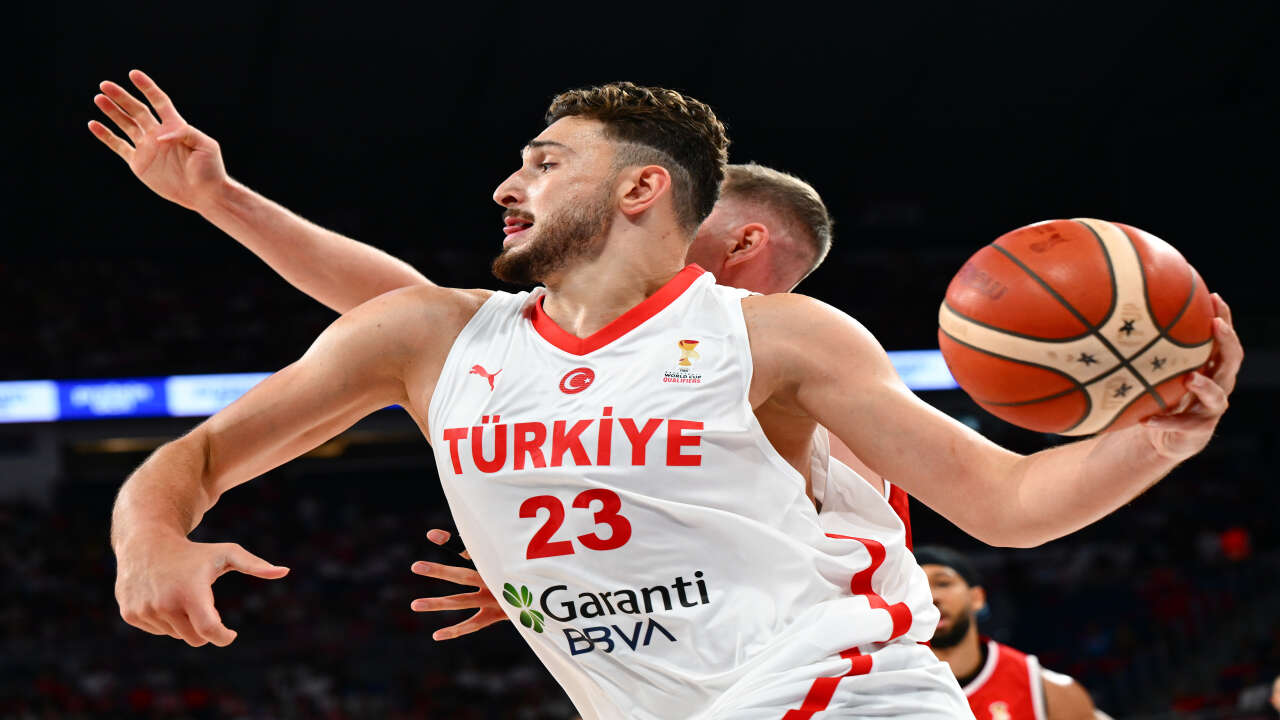 12 Dev Adam’dan kusursuz seri! A Milli Erkek Basketbol Takımı, İsviçre'yi devirdi
