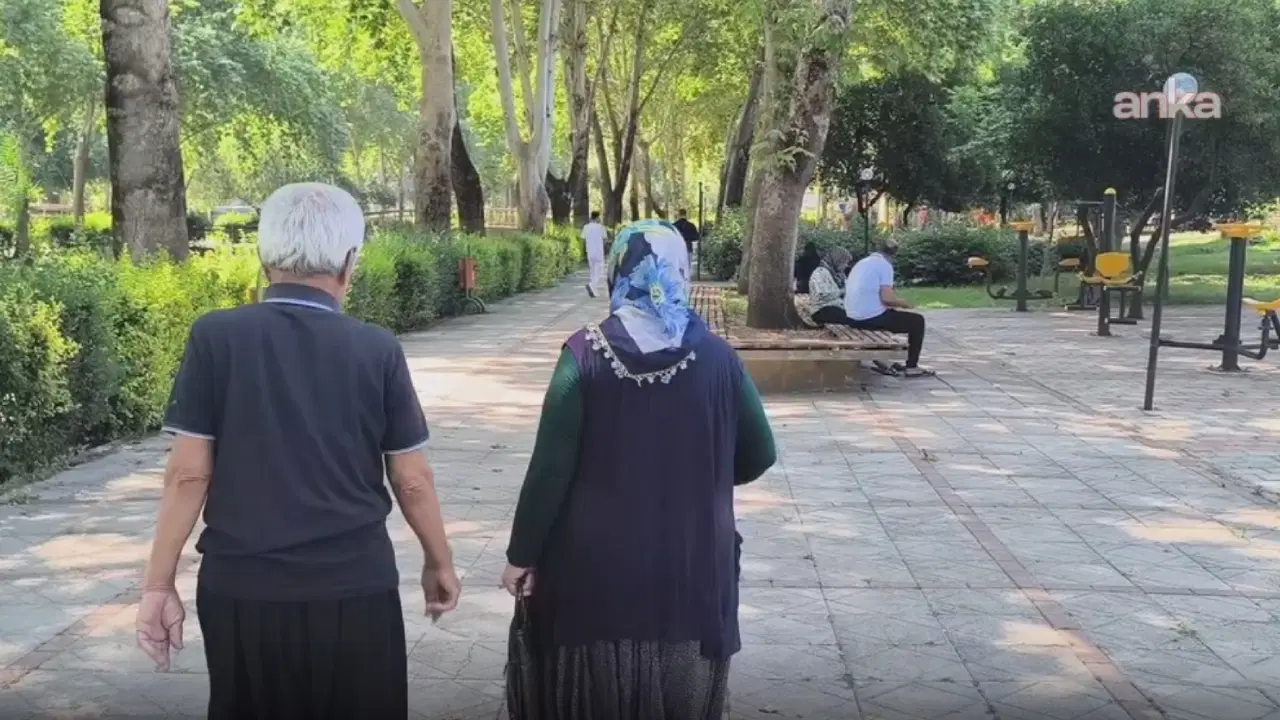 Emekli tatilin hayaline bile uzak: 'Aldığımız torunların harçlığına yetmiyor'