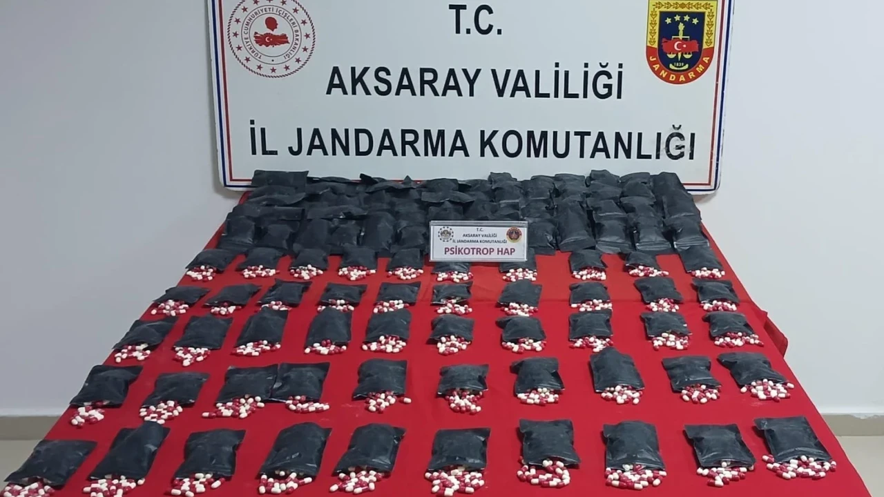 Adana’dan getirdiği 14 bin 672 uyuşturucu hapla yakalandı