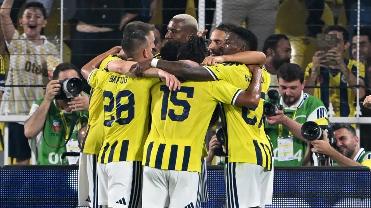 Fenerbahçe, yeni sezonun ilk maçında galibiyet aldı