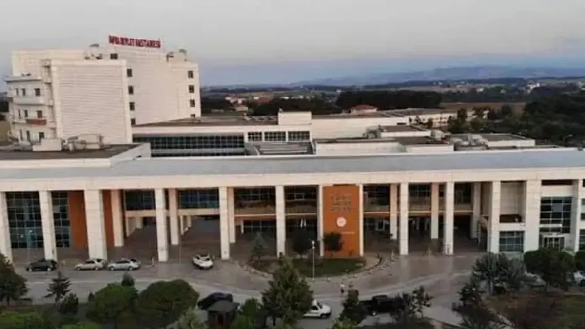 Hastane personeli, gıda zehirlenmesi şüphesiyle tedaviye alındı