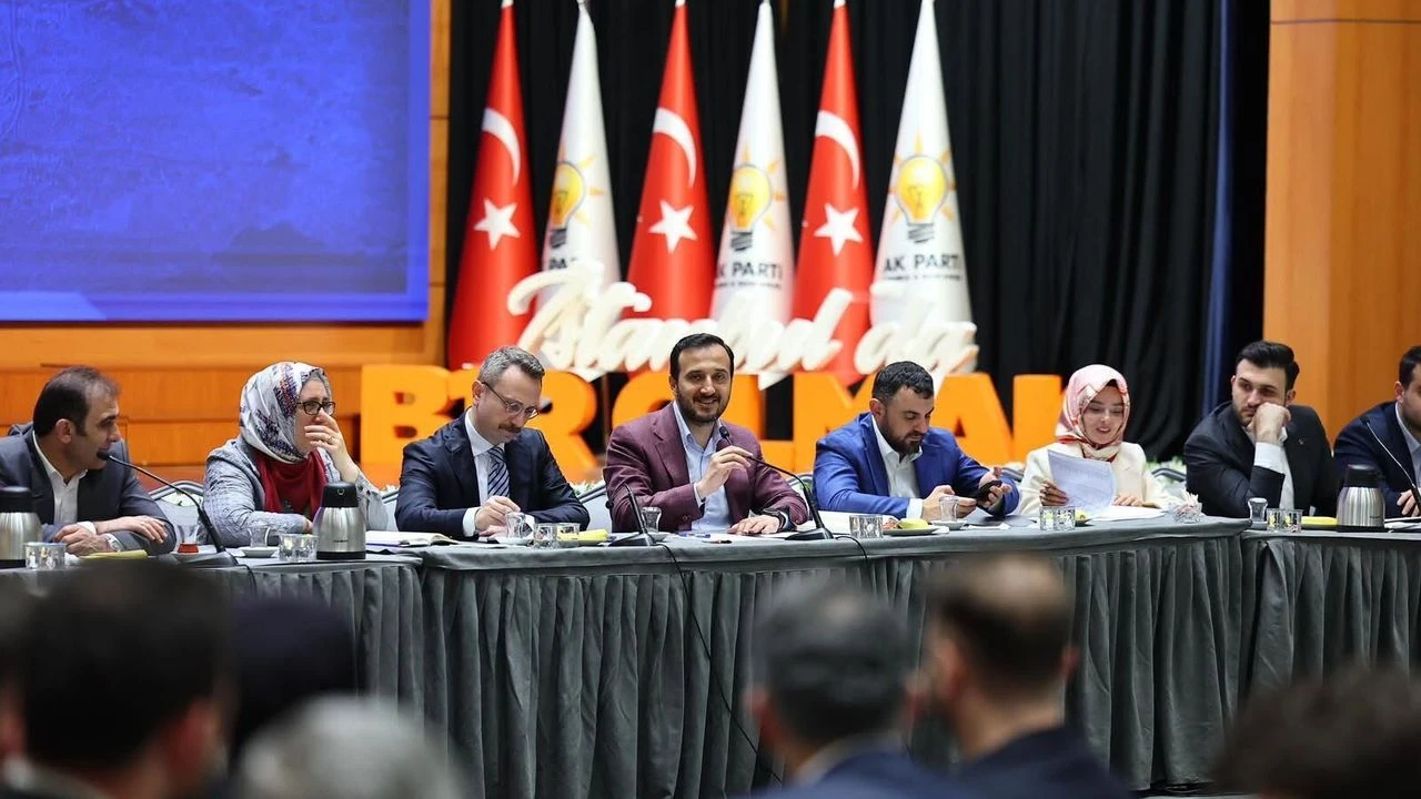 AK Parti İstanbul teşkilatı üyeleriyle buluşuyor
