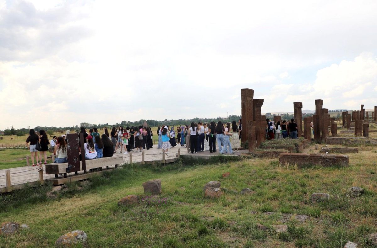 Selçuklu Meydan Mezarlığı'nda yaz yoğunluğu başladı