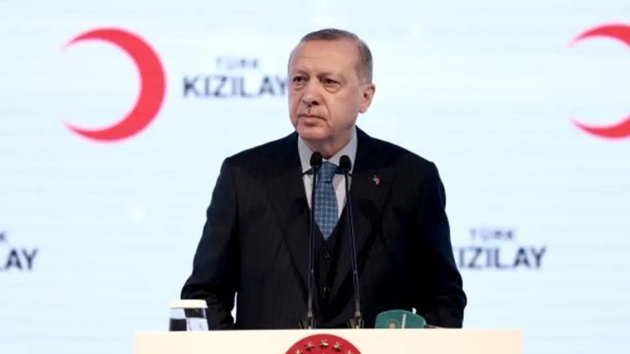 Skandallarla gündemden düşmeyen Kızılay’a Erdoğan’dan övgüler: ‘Ülkemizi en iyi şekilde temsil ediyor’