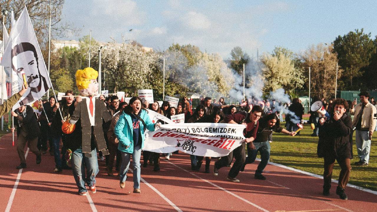 SOL Genç duyurdu: Ankara'da arkadaşlarımızın ailelerini arayarak baskı kuruyorlar
