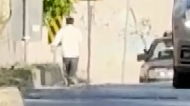 Avcılar'da polis uygulamasını gören sürücü aracını bırakıp böyle kaçmaya çalıştı