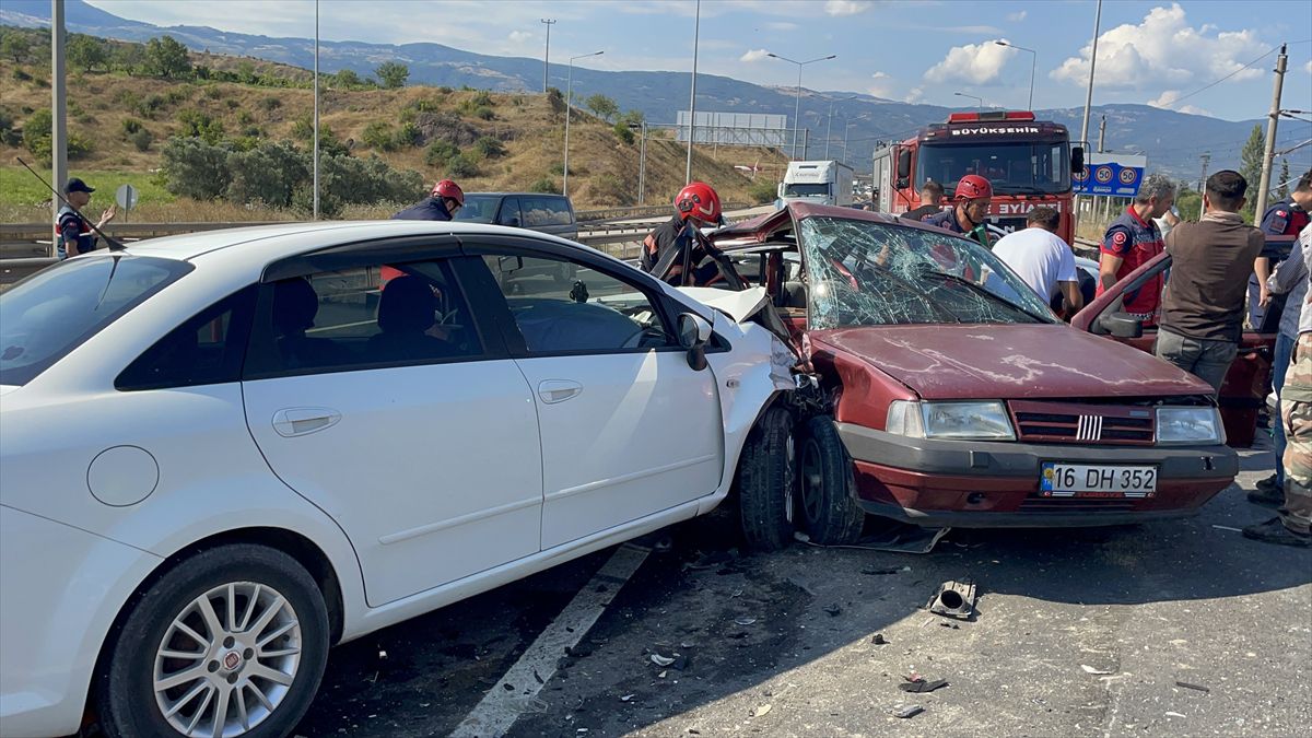 Pamukova'da kaza: 7 yaralı, bebeğin durumu ağır
