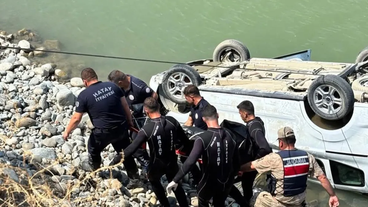 Dereye düşen otomobilin sürücüsü öldü