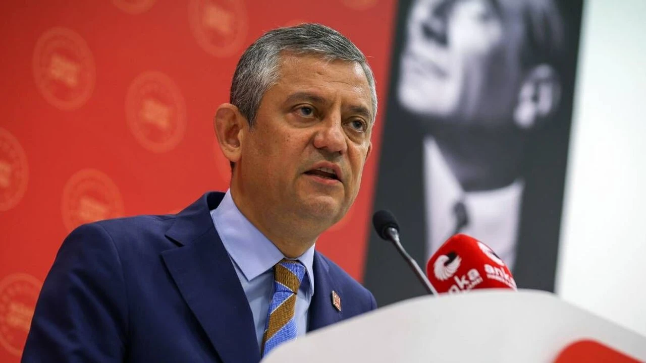 Özgür Özel'den yeni strateji: Meydanlar yerine sokaklara inecek