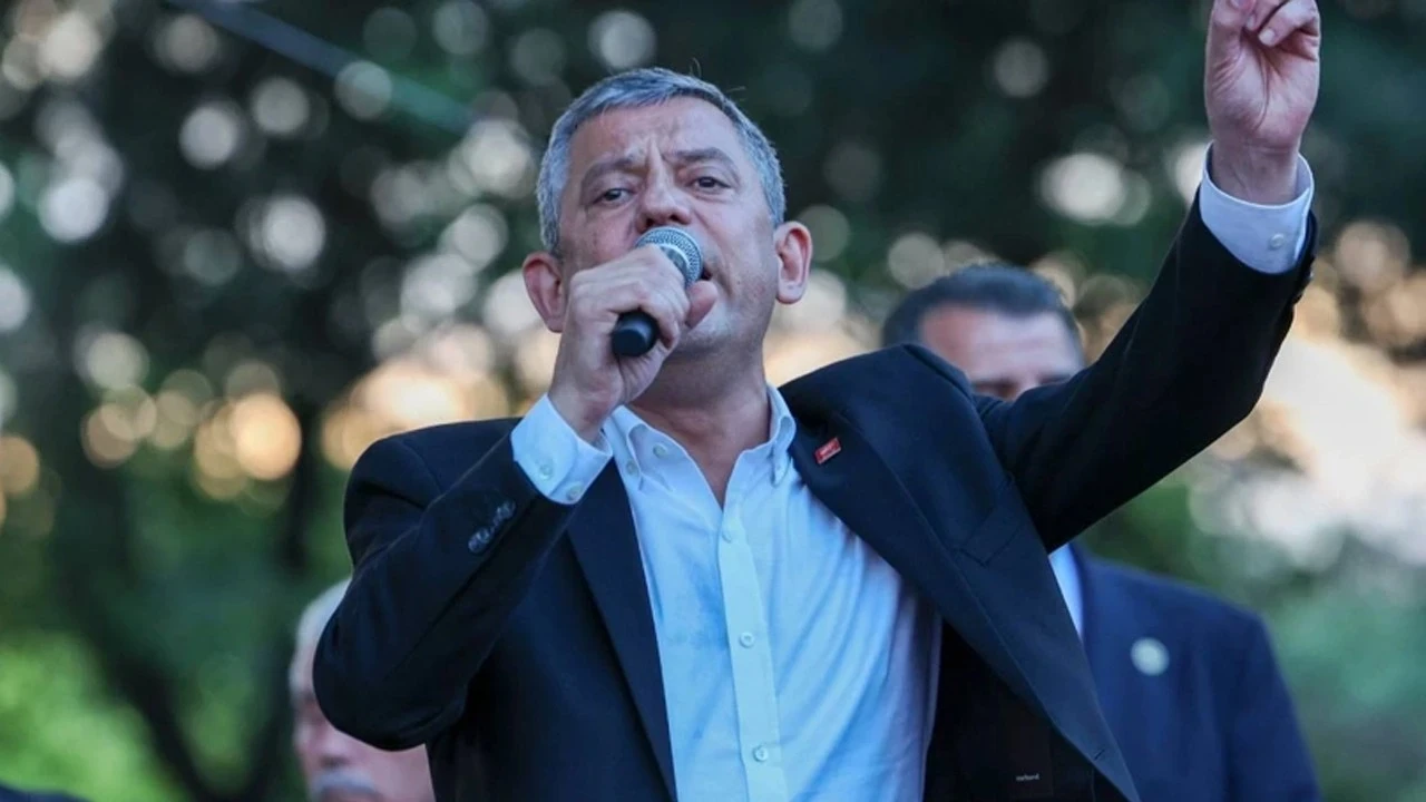 TV100 ÖZEL KULİS: CHP'de kritik salı: Özgür Özel'den yeni hamle! Bahçede grup toplantısı yapılacak mı?