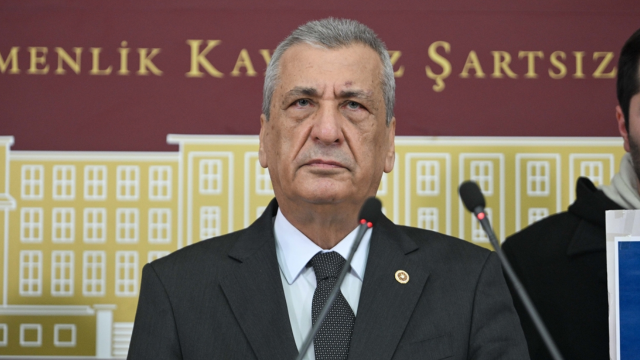 CHP'li Öztürkmen: Özgür Özel yönetimi trol hesaplara 755 milyon TL ödedi
