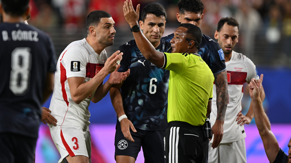 Türkiye-Paraguay maçında yeni kural uygulandı: Kırmızı kart devrede!