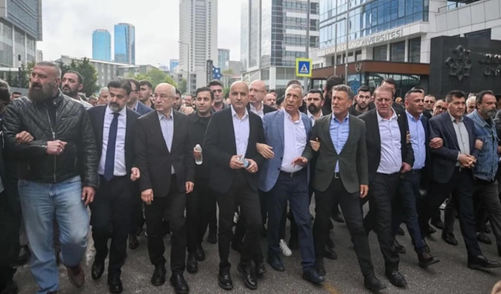 CHP Genel Merkezi önüne götürülen koruma her şeyi anlattı: 'Ödeme aldık'