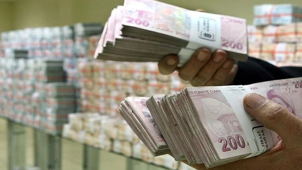 Bankacılık sektöründe kredi hacmi ve döviz pozisyonundaki son durum nasıl?