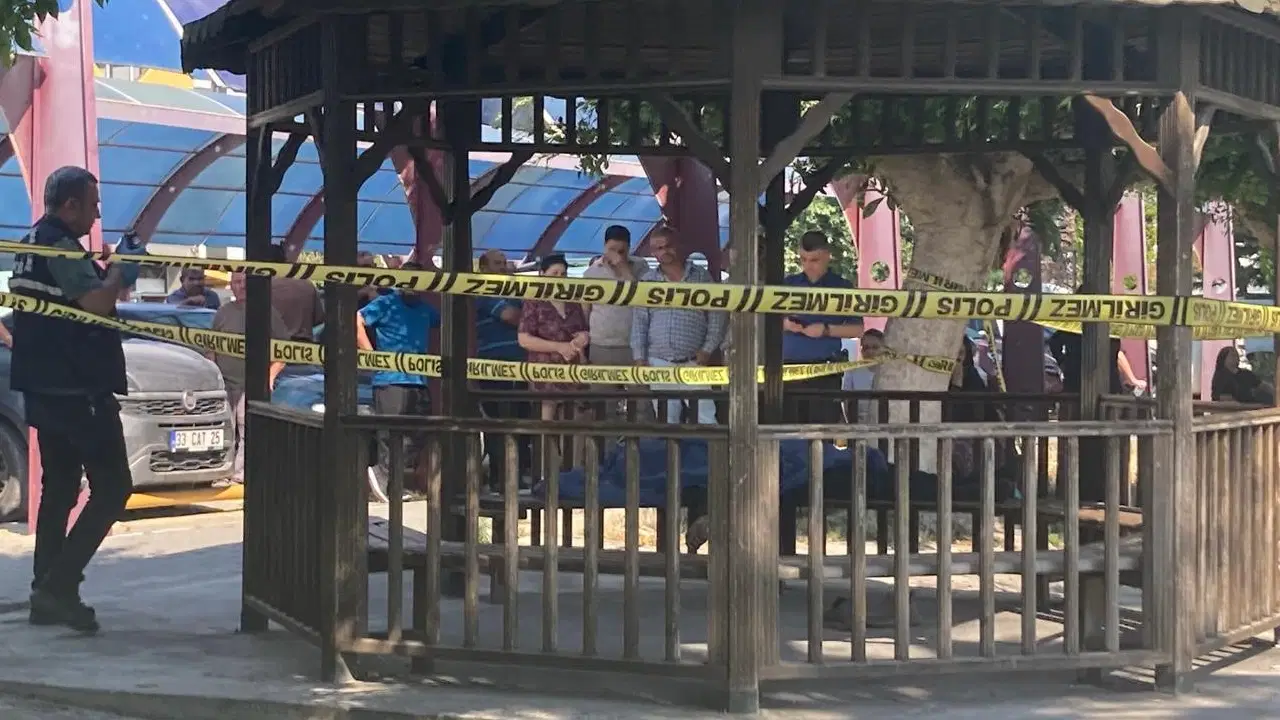 Mersin'de şüpheli ölüm: Parkta cansız bedeni bulundu