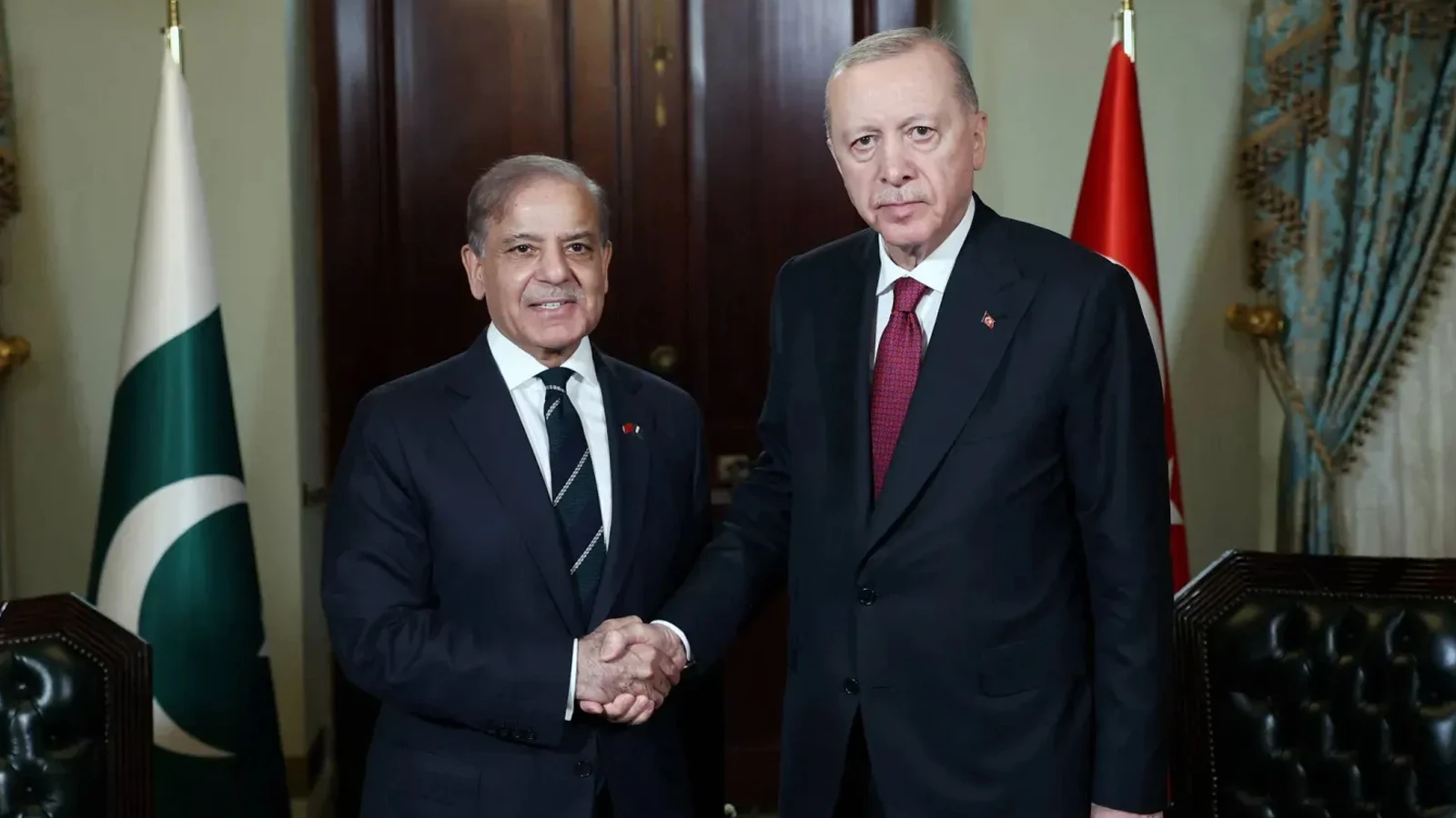 Pakistan Başbakanı Şerif yarın Türkiye'ye geliyor