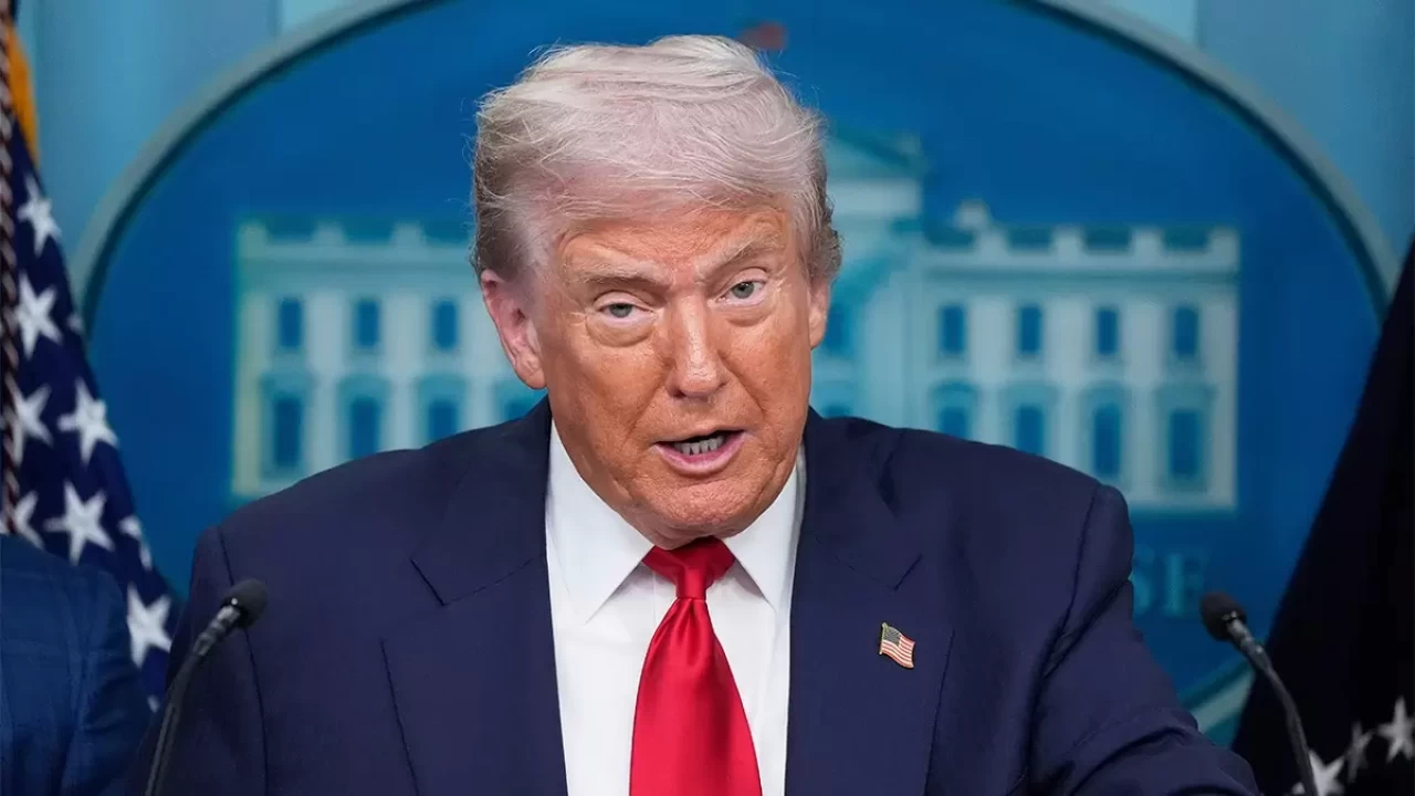 Trump'tan ABD ordusu açıklaması: Muhtemelen bir süre daha Körfez'de kalacak