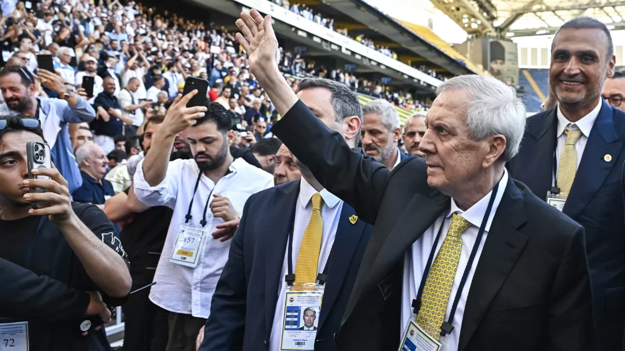 Aziz Yıldırım'dan tarihe geçecek transfer hamlesi! Fenerbahçe'de Guirassy operasyonu