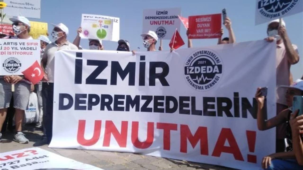 Bayraklı TOKİ konutları satışa çıkarıldı: Depremzedeler tepki gösterdi