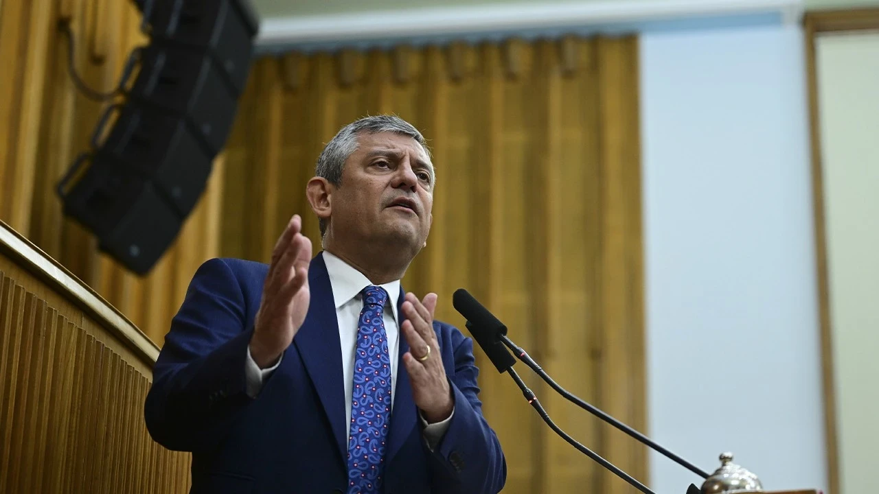 Yeni Parti'nin logosu nasıl olacak? Dikkat çeken kırmızı beyaz detayı...