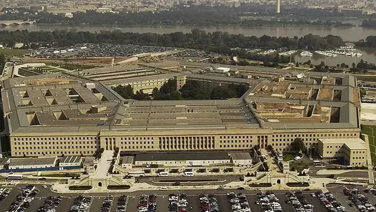 Pentagon'da neler oluyor! "Tehlikeli madde" alarmı verildi, tahliyeler başladı