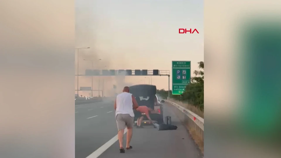 Kuzey Marmara Otoyolu'nda Elektrikli Araç Yangını Paniği