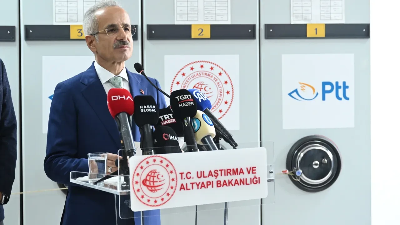 PTT'den 2026 NATO zirvesi için özel pul