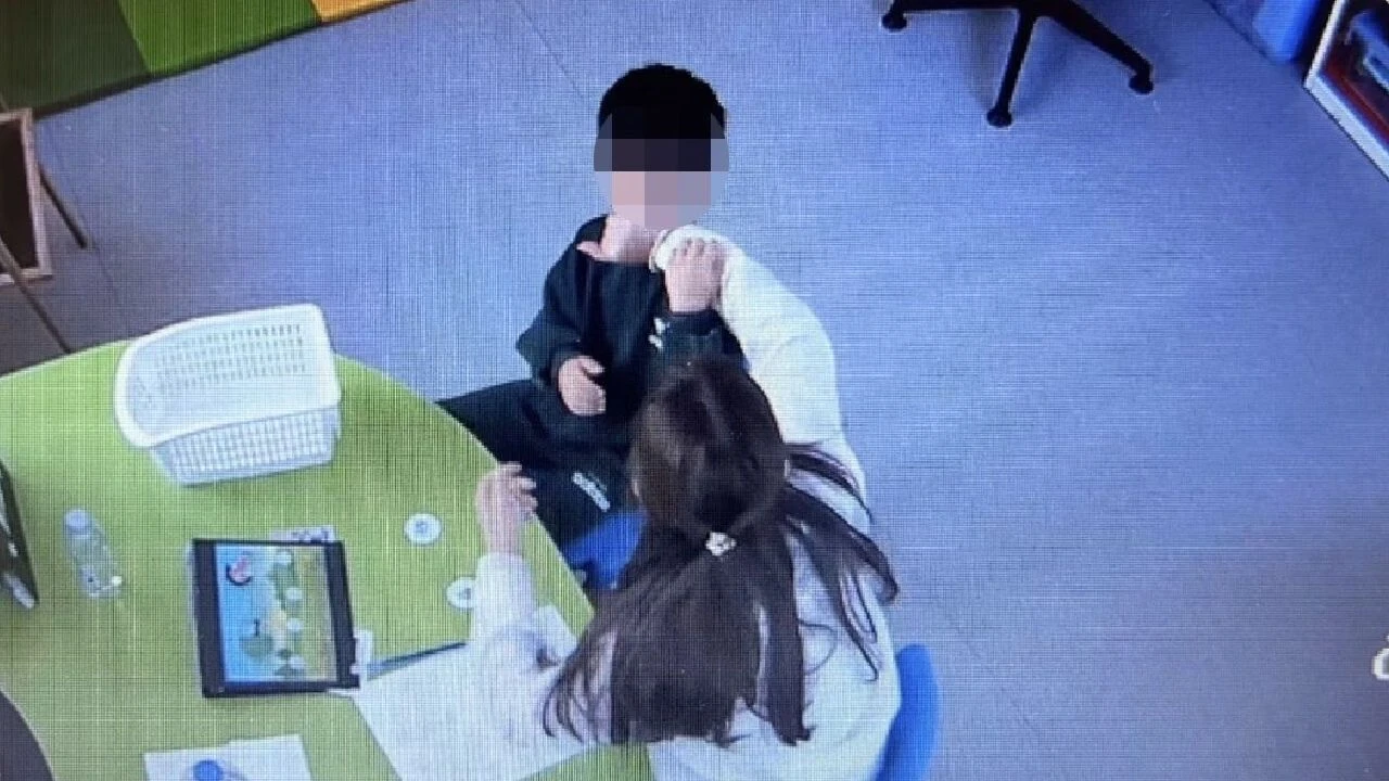 Mersin'de otizmli çocuğu darbeden öğretmen tutuklandı