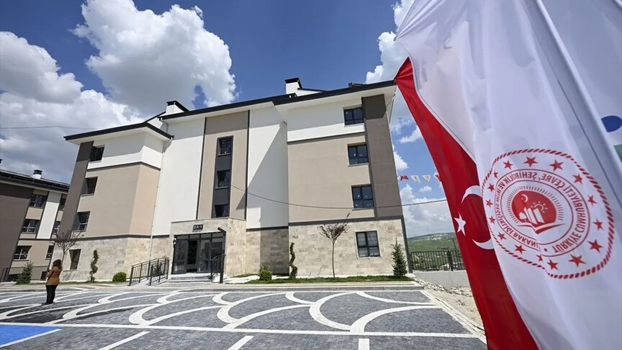 TOKİ’den 18 bin TL taksitle ev sahibi olma fırsatı! Satışlar yarın resmen başlıyor