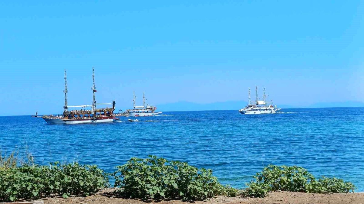 Kuşadası'nda yaz turizmi canlandı