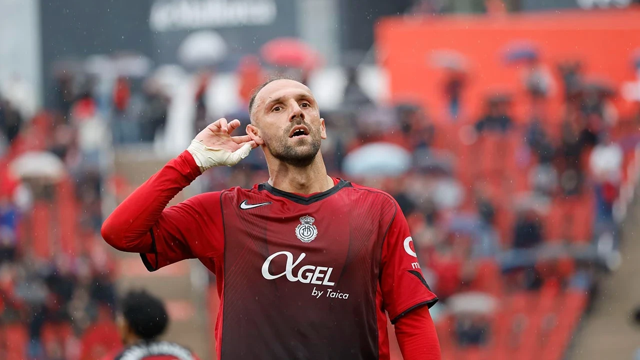 Fenerbahçe transferi resmen açıkladı: Vedat Muriqi imzaya geliyor!