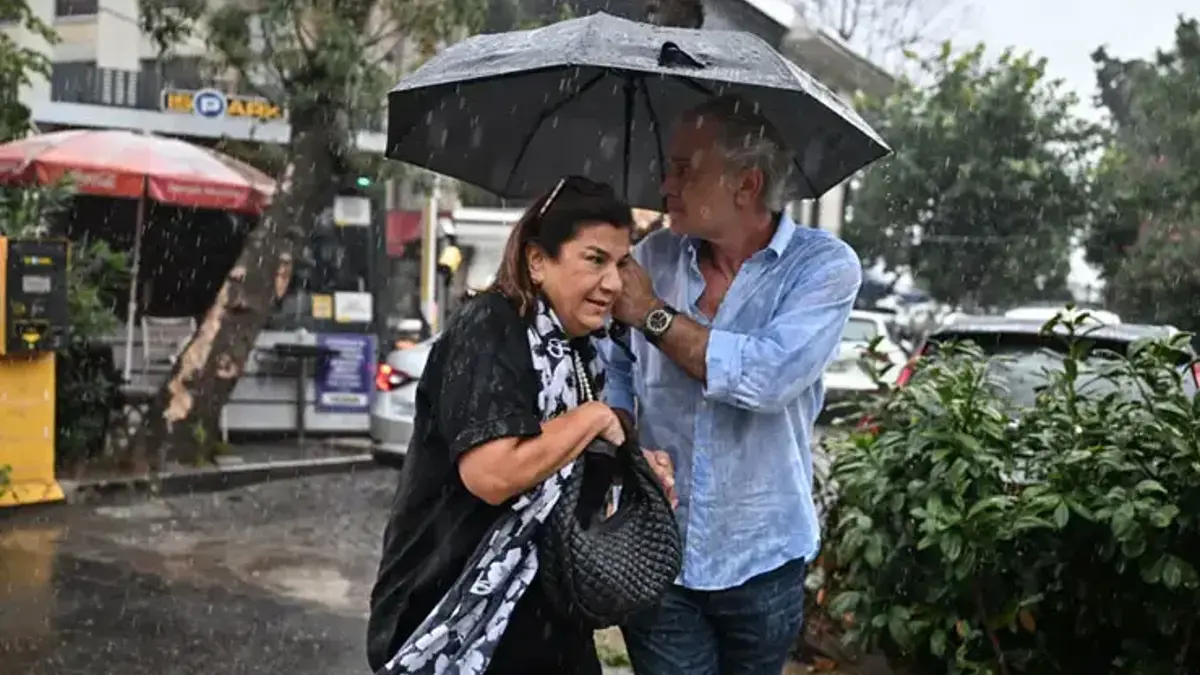 Hafta sonu planı yapanlar dikkat! İstanbul'da sıcaklıklar 6 derece birden düşecek: Serin ve yağışlı hava geliyor