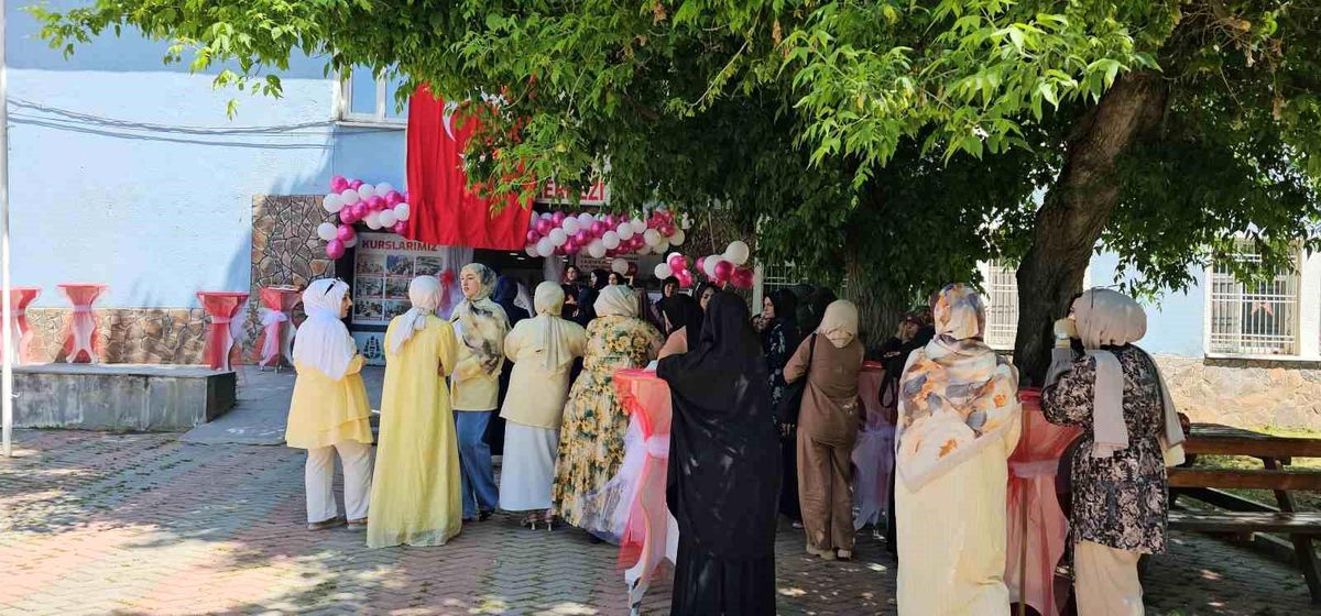 Hasköy'de "Hayat Boyu Öğrenme Haftası Sergisi" açıldı