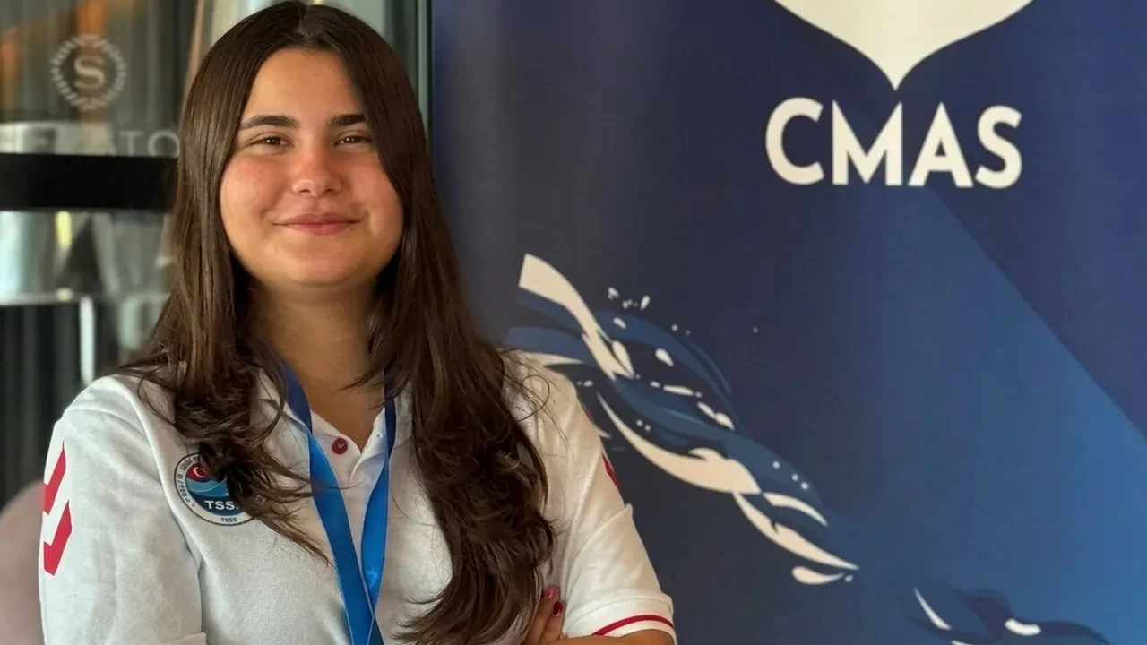 Milli sporcu Ada Olpak serbest dalışta dünya şampiyonu oldu