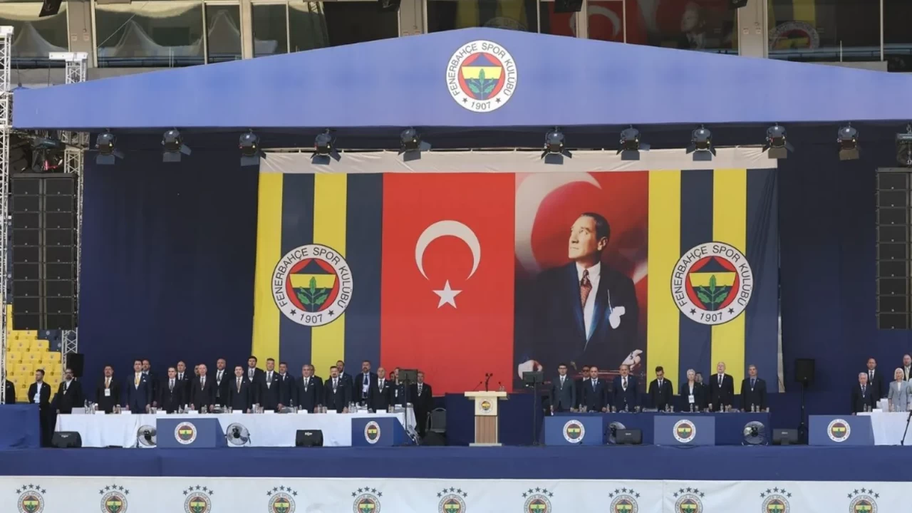 Fenerbahçe’de olağanüstü seçimli genel kurul başladı
