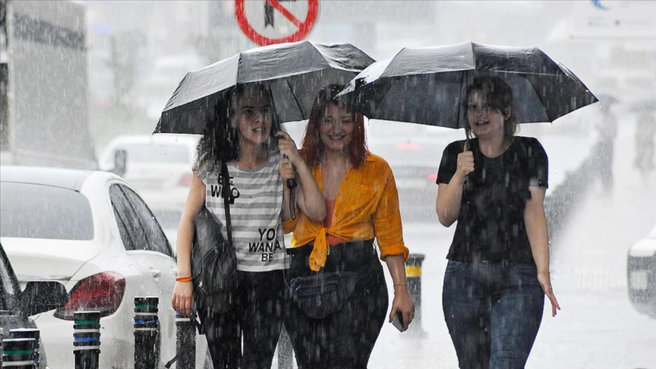 Meteoroloji tarihi açıkladı: Balkanlardan gelip 10 derece birden düşürecek