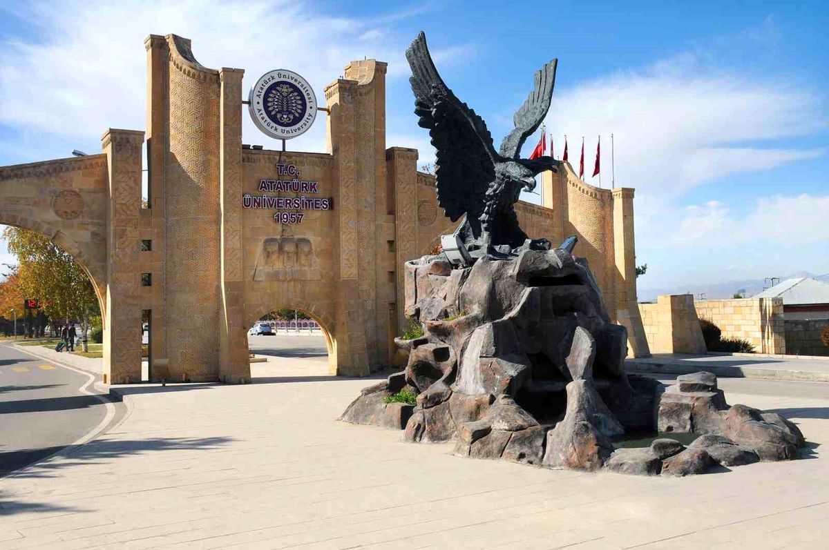 Atatürk Üniversitesi, bilimsel etkide Türkiye'nin zirvesinde