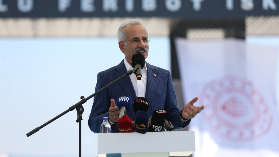 Bakan Uraloğlu: İstanbul-Çanakkale arası ulaşım süresi 3,5 saatten 2 saate düşecek