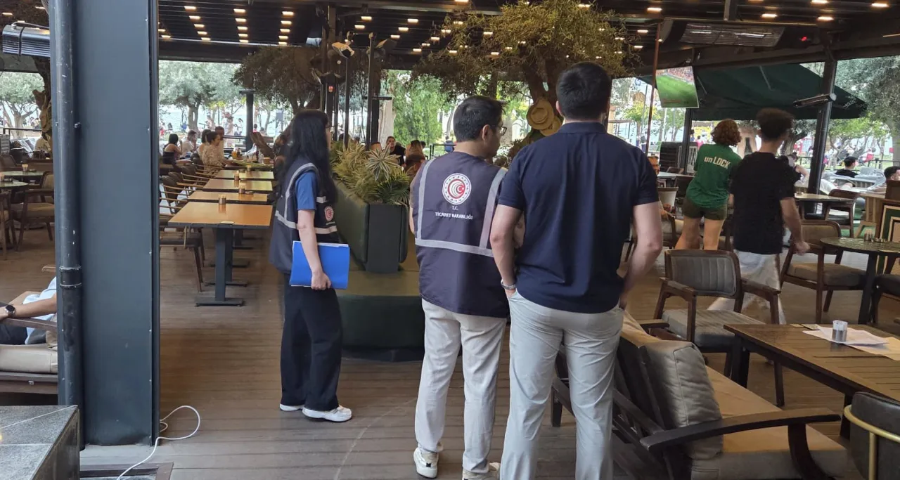 Milli maçta “giriş ücreti” skandalı: Bakanlık devreye girdi, restorana ceza yağdı!