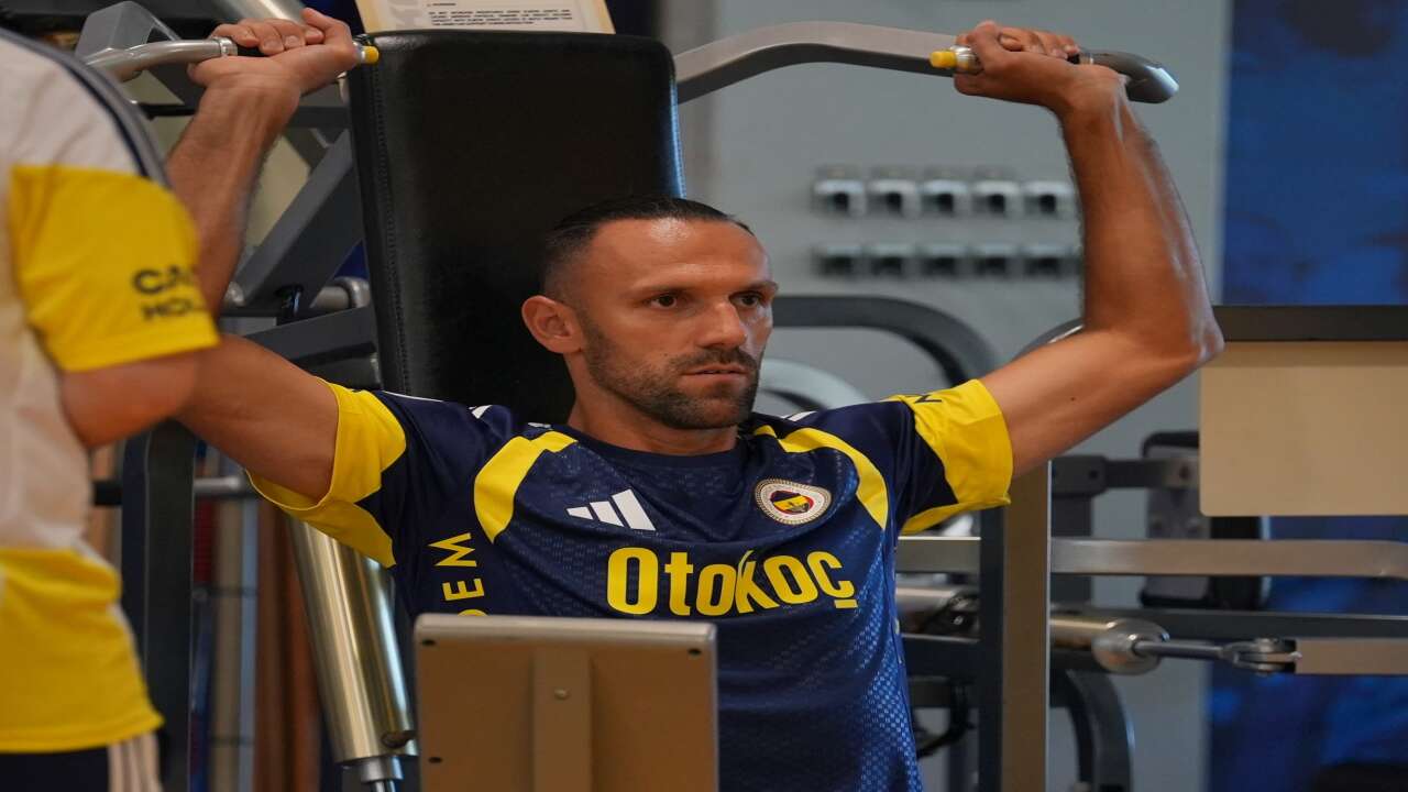 Sarı-lacivertli ekibin yeni transferi Vedat Muriqi, çalışmalara başladı