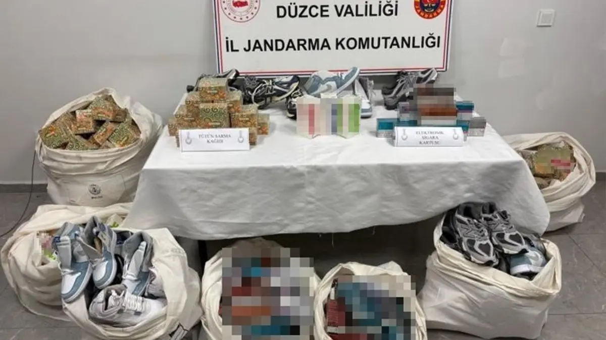 Kargo firmasıyla kaçakçılık... Düzce'de kaçak ürünlere el konuldu