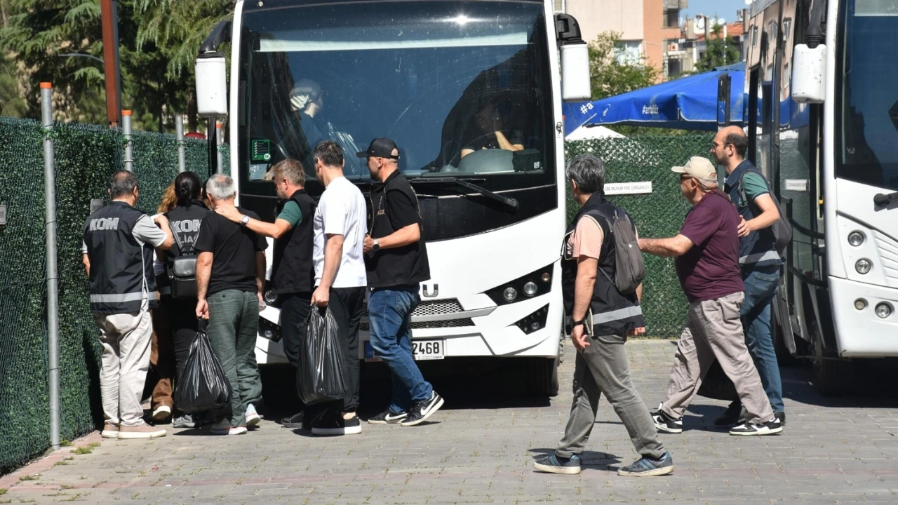 Ege Üniversitesi'ndeki yolsuzluk operasyonunda yeni gelişme! 41 şüpheli adliyeye sevk edildi