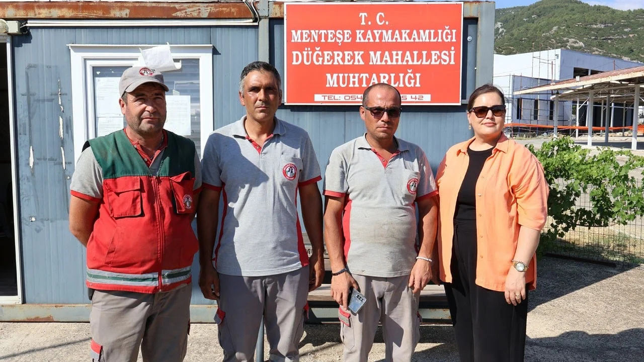 Temizlik işçilerinden örnek davranış! Çöp toplarken 80 bin liralık çanta buldular