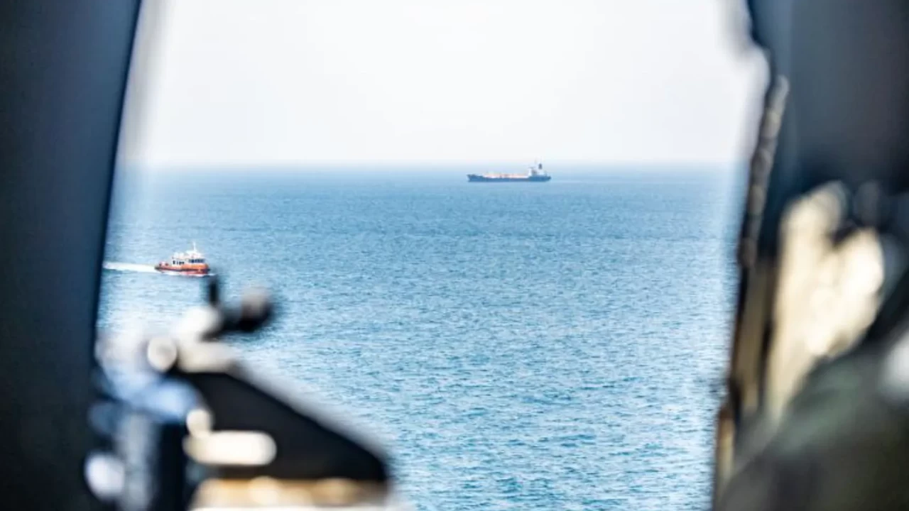 ABD'den Hürmüz Boğazı açıklaması: Deniz trafiği kesintisiz sürüyor