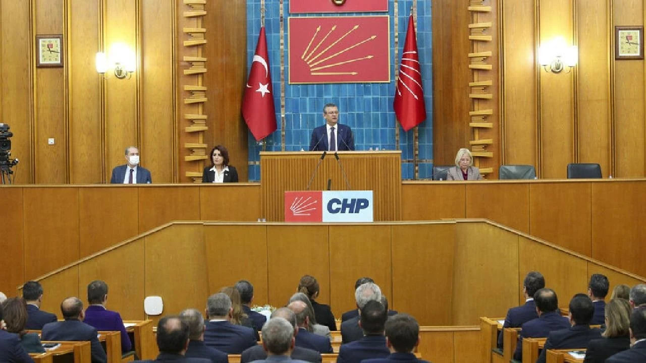 CHP grup toplantısına ziyaretçi yasağı